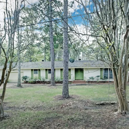 4Br City Retreat w/ Fire Pit, BBQ & Free Parking