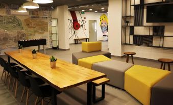 Nomads Hotel