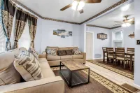 Charming 3-Br House in lovely Buffalo with AC, WiFi & Free Parking