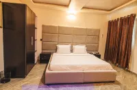 Old English Torf Apartment Hotels in Owerri