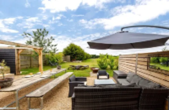 Rural Lodge Retreat with Hot Tub