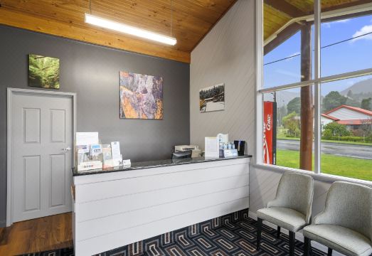 골드 러시 인 레스토랑 내부