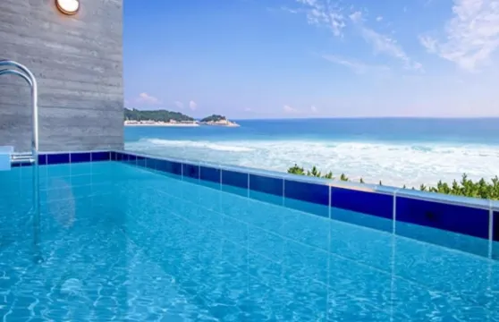 Lahene 游泳池別墅