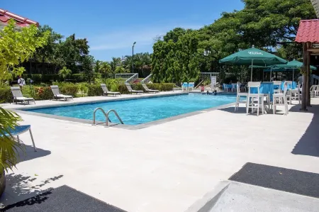 Hotel la Estacion Отели рядом с достопримечательностью «Avenia La Calzada»