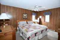 Brigadoon - Pet Friendly, Wifi, Pool Access, King Bed, Hiking, Wood Stove, Family Friendly, Deck