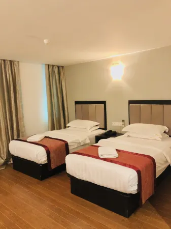 KK Waterfront Hotel Отели рядом с достопримечательностью «Land Below The Wind»