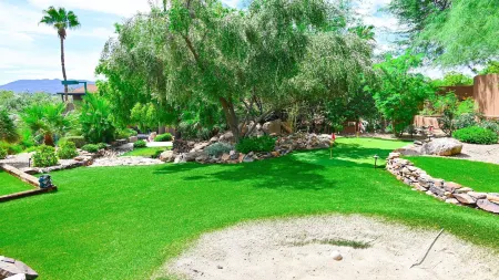 Resort-Like w/ Tennis, Bocci, Golf & Games Galore!