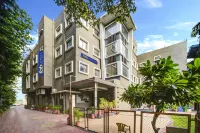 FabHotel Bee Town Hotels in Morod