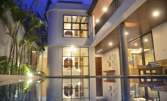 Sunshine City View Villa 6 Bedrooms with a Private Heated Swimming Pool
