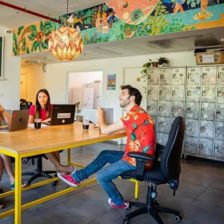 Jungle Jaffa Hostel Age 18 to 45 Отели рядом с достопримечательностью «Яффа»
