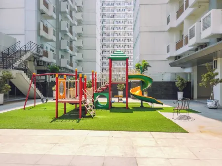 Homey and Comfy 2Br Sentul Tower Apartment