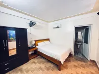 The Palm Lodge