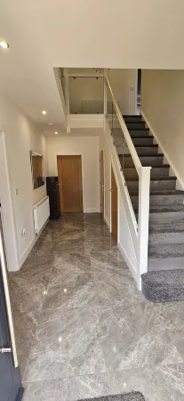 Citrine Suite - Sleeps 8 with Parking Отели рядом с достопримечательностью «The Excel Academy»