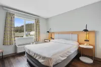 Garibaldi Inn at the Bay Hotels in Rockaway Beach
