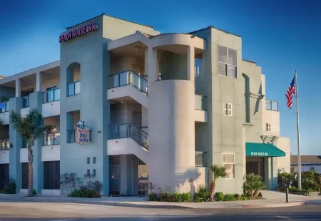 Beach House Inn & Suites Отели рядом с достопримечательностью «Pismo Beach Pier»