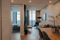 ريزرفد سويتس إلوفو