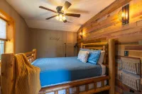 Just minutes away from Hocking Hills parks!