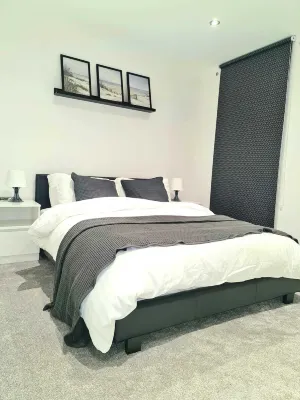 1-Bedroom Aprt in Salford- FreeParking- Sleeps3 Hotels in Prestwich