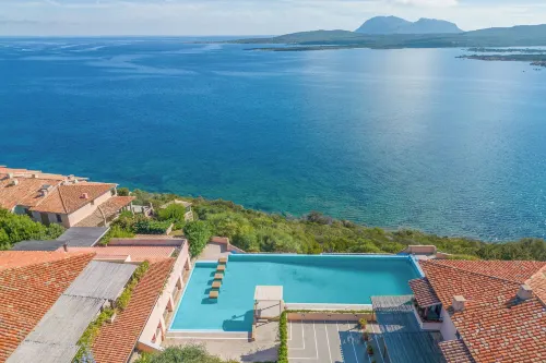 Casa Emozione with Shared Pool - Happy Rentals