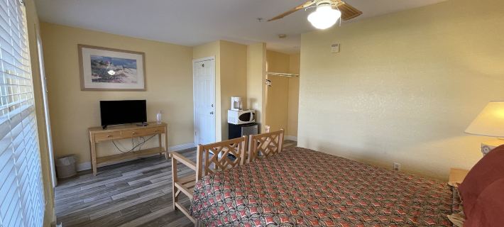 Lake Roy Beach Inn - Winter Haven Hotels in Polk County