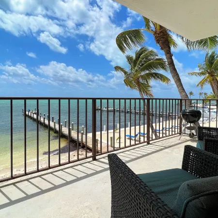 Pines & Palms Resort