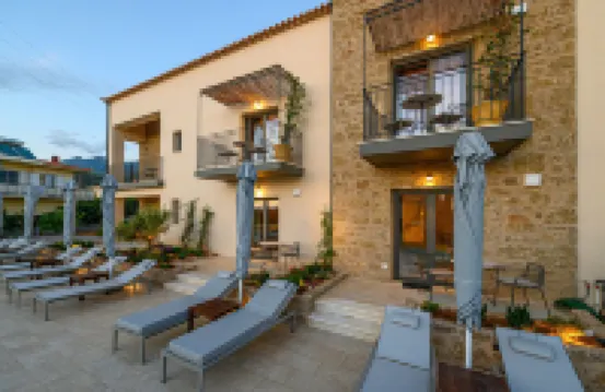 Kannas Mani-Luxury Suites- Adults Friendly 14+