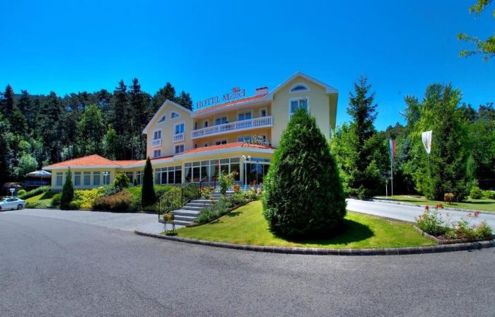Villa Medici Hotel & Restaurant