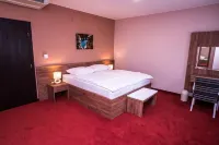B&B Villa Angy Hoteles cerca de Konzum Korenica