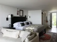 Bluebird Ocean Point Inn Hotels in Boothbay