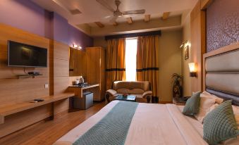 Super Townhouse Bani Park Formerly Aroma Residency