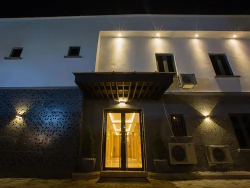 إيفانا سيجنيتشر فنادق في مايتاما