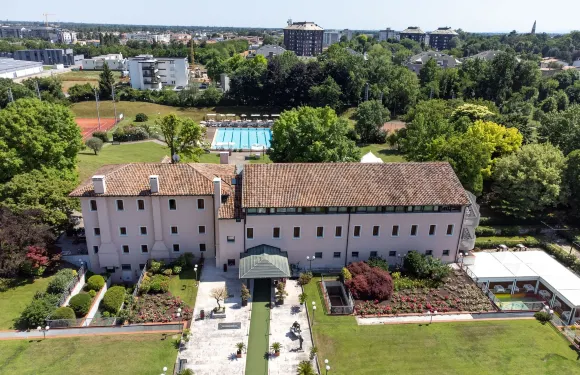 菲奧爾酒店及餐廳