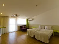 Christina Hotel Отели рядом с достопримечательностью «Сектор 1»