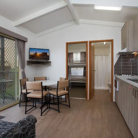 Warrnambool Motel and Holiday Park