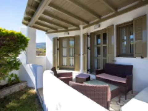 To Pithari Hotels in Skiros