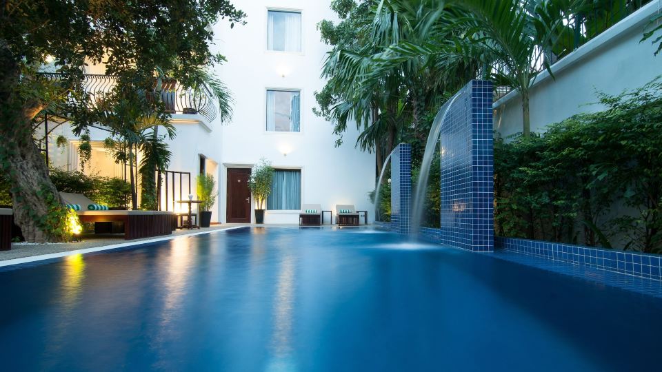 La Rose Suites