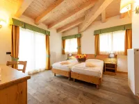 Alpine Mugon Hotel Hotels near Palon