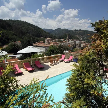 Villa Aimée Luxury Apartments with Heated Pool