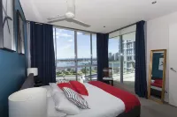 Brighton Shores Hotels near Gold Coast Aquatic Centre