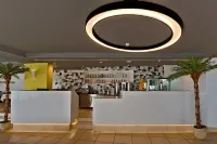 Louis Apostolata Island Resort - bar