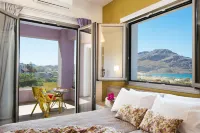 Sea View Luxury Apartments Hotels in Foinikas