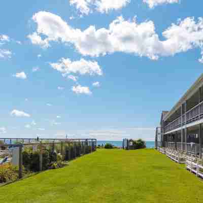 Riviera Beach Resort Hotel Exterior