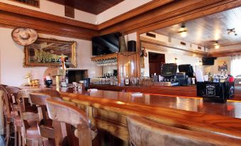 Palm Canyon Hotel and RV Resort