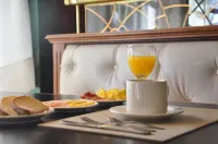 Epic Hotel Villa Mercedes - breakfast