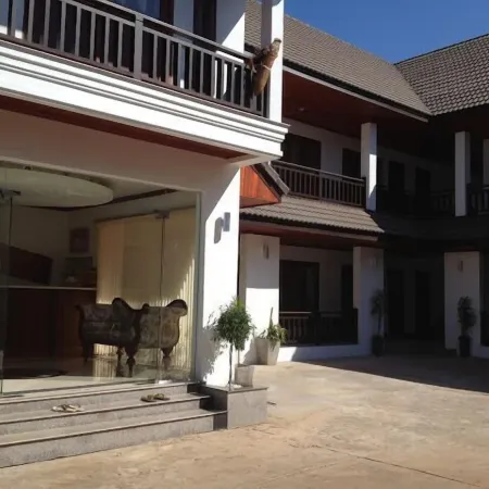 Chalouvanh Hotel