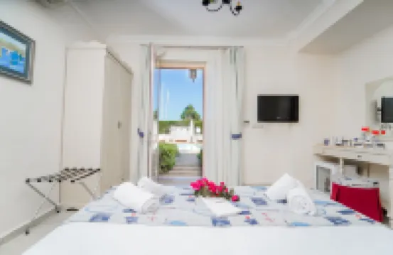 Alaçatı Marina Palace Otel