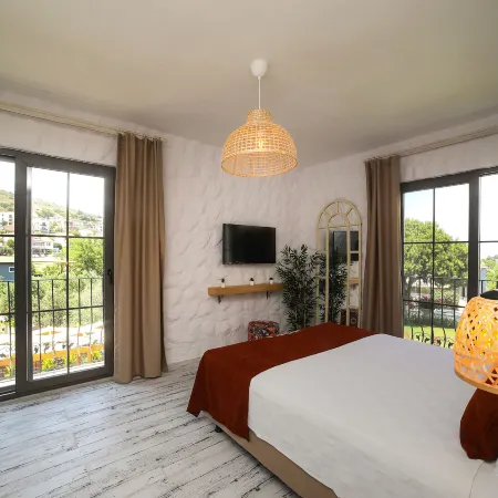 Huzurla Otel