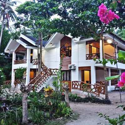 The Bruce Beach Resort Hotels near Reckson's Guest House