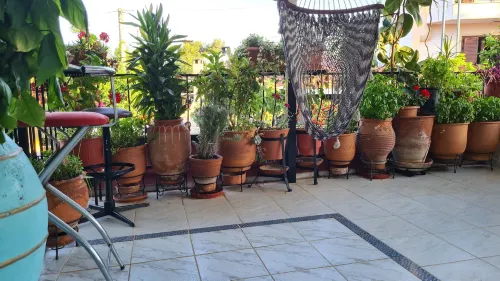 Villa George - Family Holidays - parking
