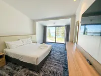 Pippi's at the Point Hotels in Warners Bay